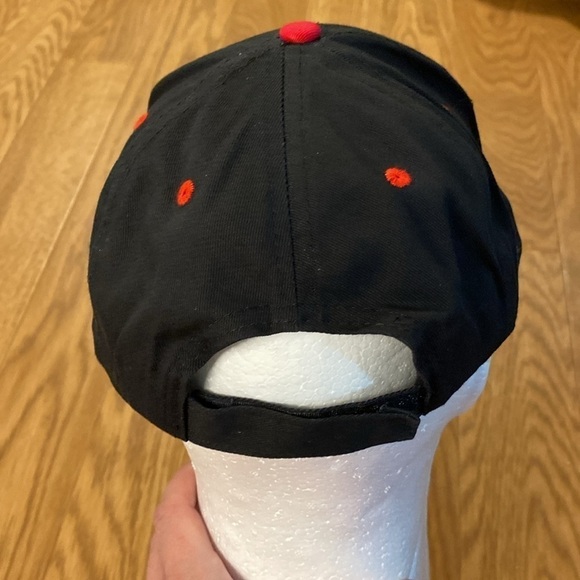 SPORTS BET MONTANA HAT BLACK  STRAPBACK ADJUSTABLE NWOT - Picture 3 of 9